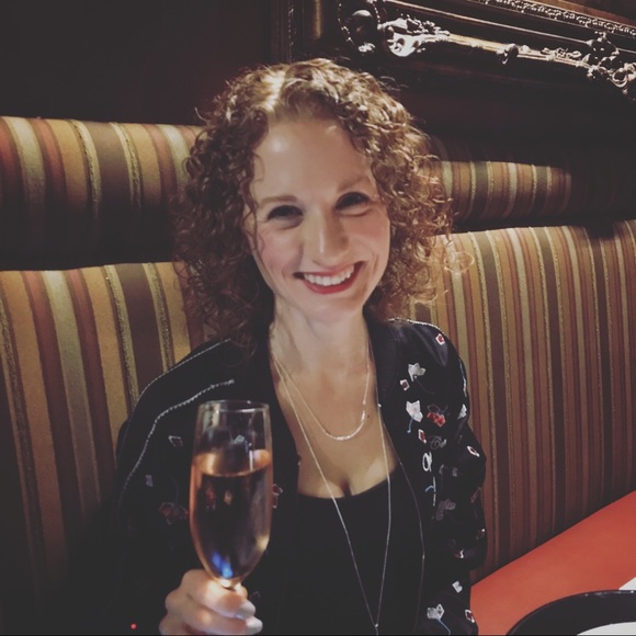 Meet your Posher, Kelley - Picture 2 of 2